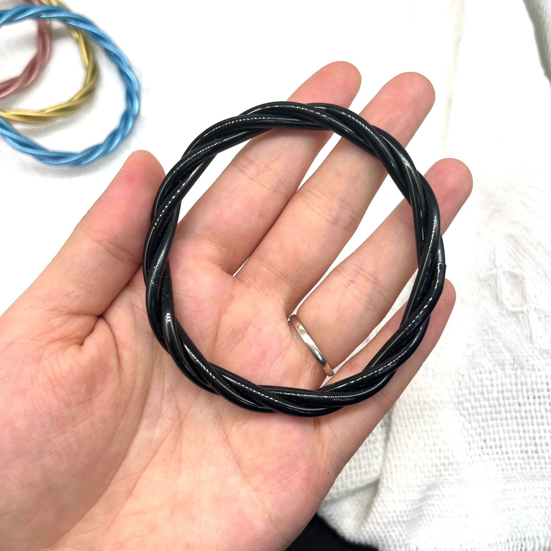 Wholesale Twisted Rope Design Silicone Bracelet